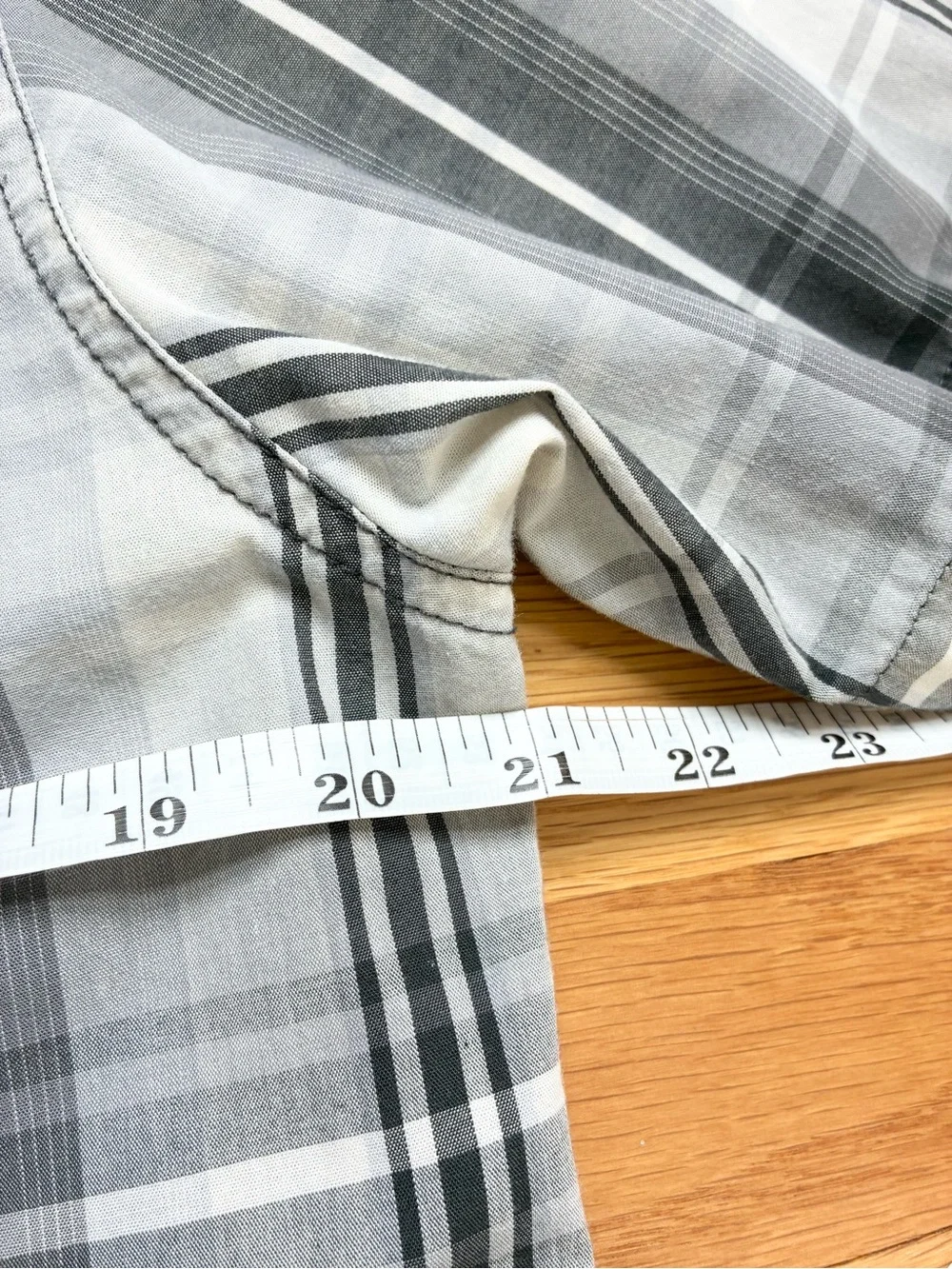 The North Face Men's Button-Up Shirt Short Sleeve Plaid Gray & White Size M